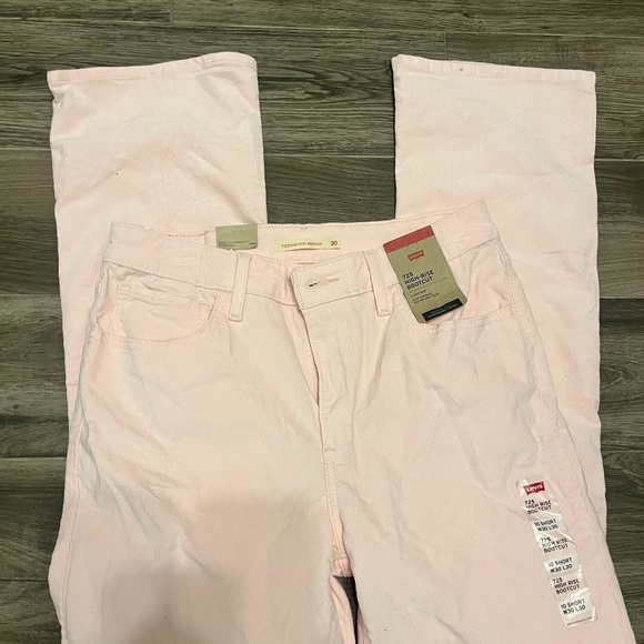 Levi's Women's Light Pink high rise bootcut Jeans - Picture 2 of 8